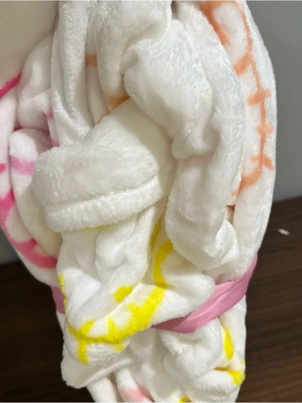 Hello Kitty White and Pink Hooded Plush Blanket - Picture 3 of 8